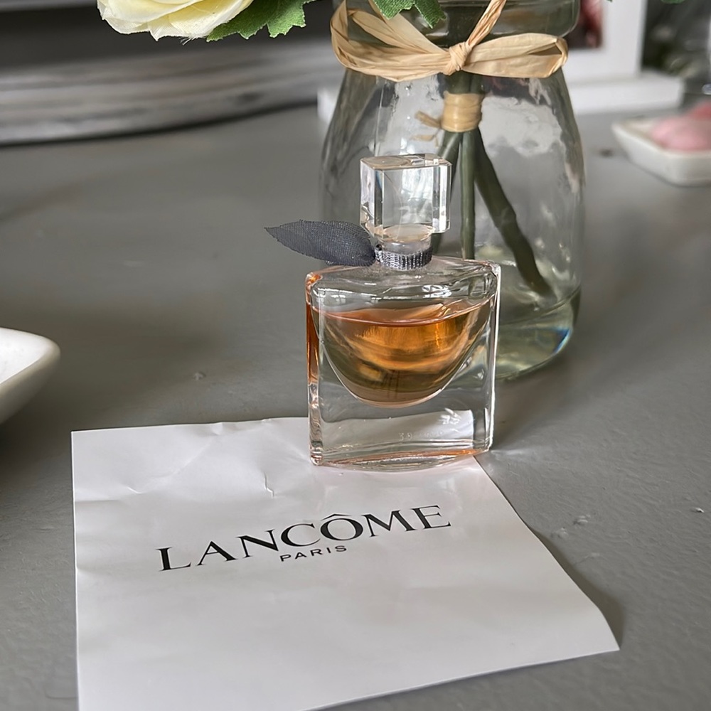 COPY - La Vie Est Belle perfume Lancôme